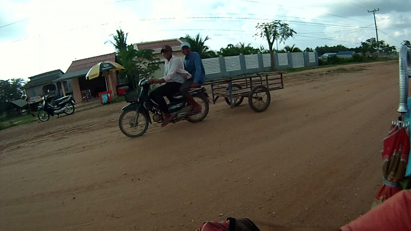 Vietnam, Cambodge en roller, VAE et side-car vélo. - Page 2 1.gif.9ee517c70a973fb04f5b5c4bd53255ac