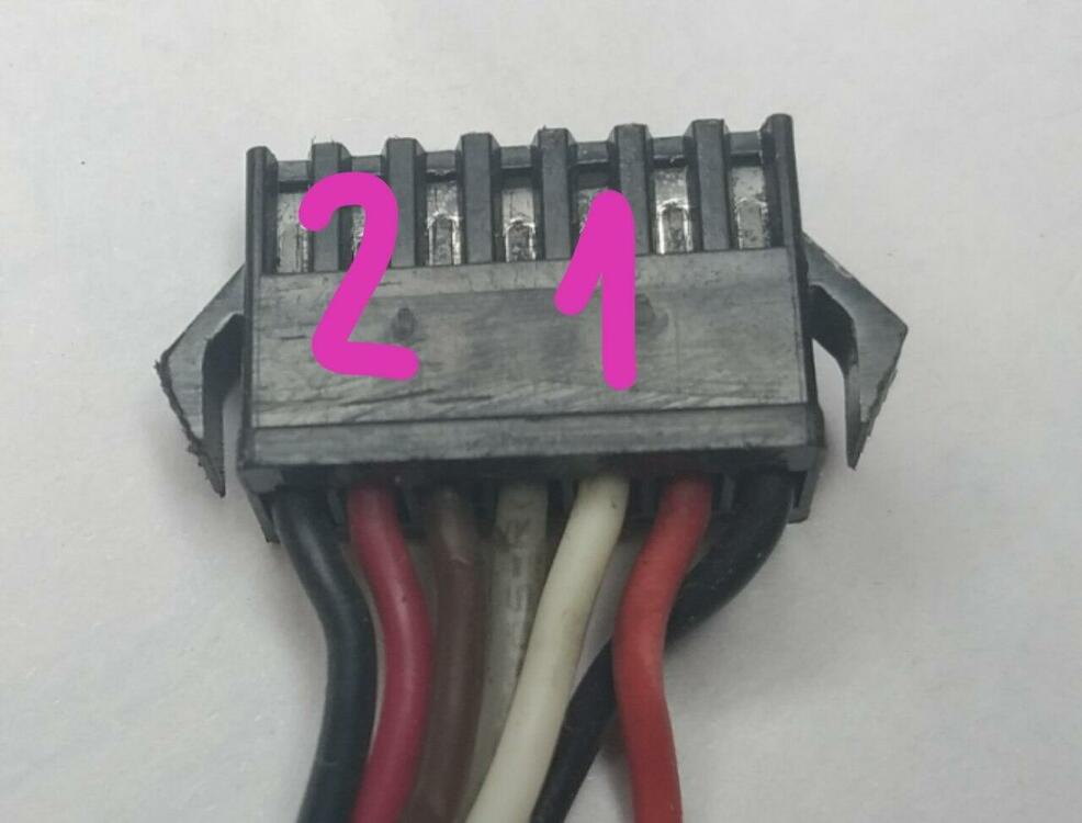 connecteur bms inmotion v8.jpg