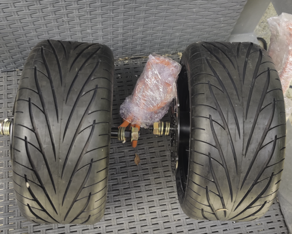 ROUE 12.5 POUCES 5700W MOTORS.png